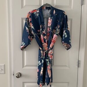 👰🏻‍♀️💍Flora Nikrooz Bridal Navy and Pink Floral Robe Bridesmaid robe